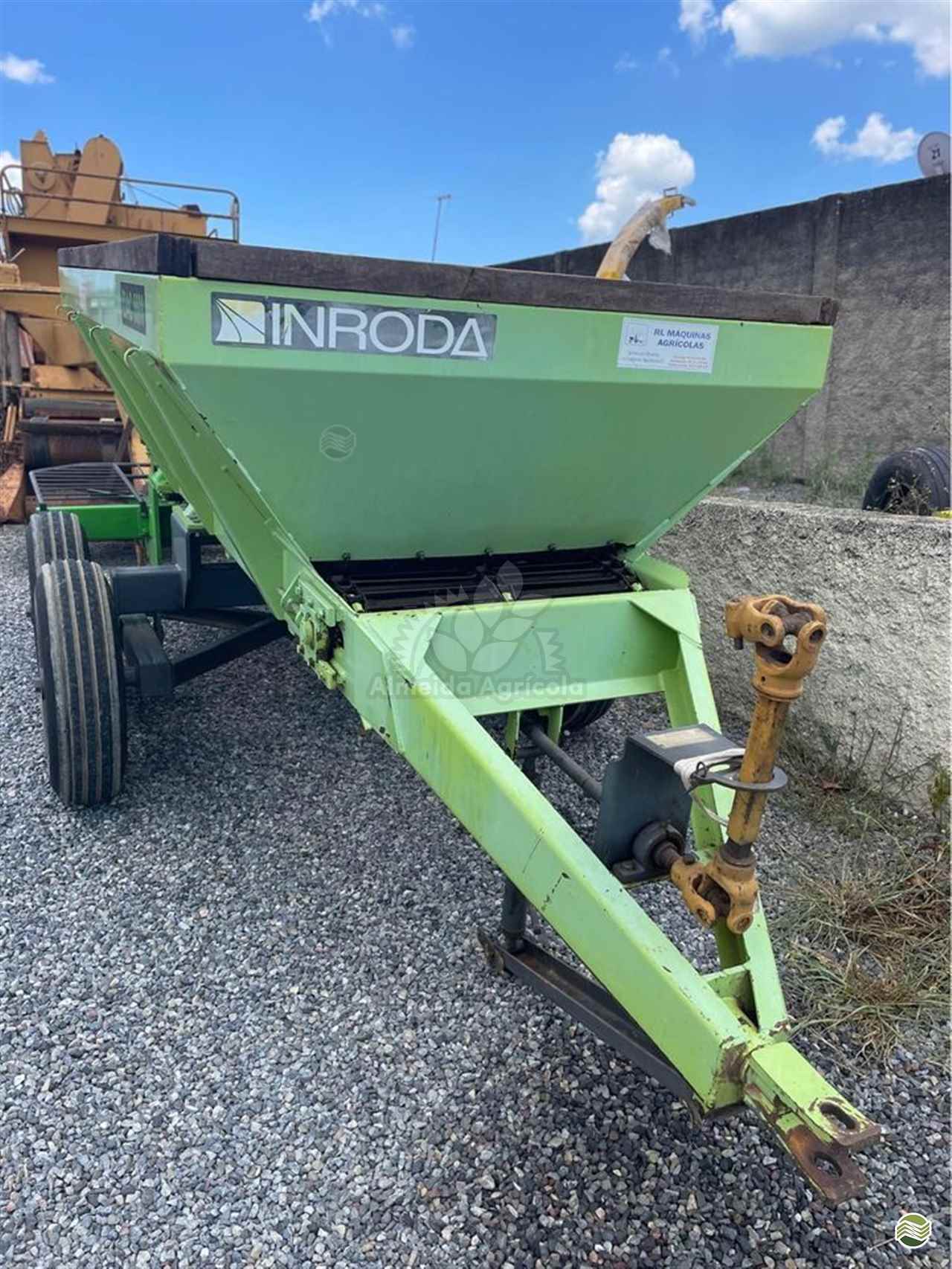 IMPLEMENTOS AGRICOLAS DISTRIBUIDOR CALCÁRIO 5500 Kg Almeida Agrícola SAO MIGUEL ARCANJO SÃO PAULO SP