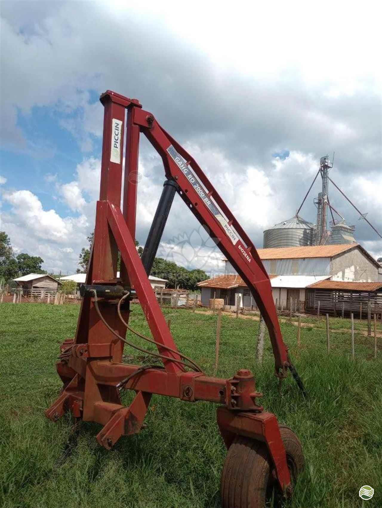 IMPLEMENTOS AGRICOLAS GUINCHO BIG BAG GUINCHO 2000 Kg Almeida Agrícola SAO MIGUEL ARCANJO SÃO PAULO SP