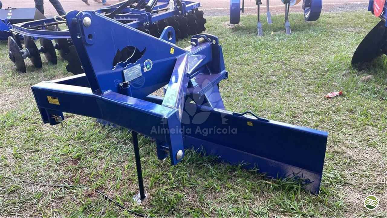 IMPLEMENTOS AGRICOLAS PLAINA NIVELADORA PLAINA HIDRÁULICA TRASEIRA Almeida Agrícola SAO MIGUEL ARCANJO SÃO PAULO SP