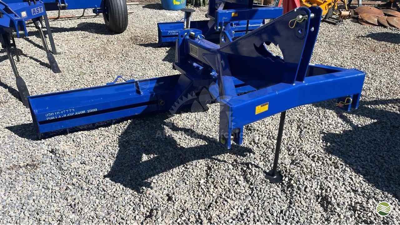 IMPLEMENTOS AGRICOLAS PLAINA NIVELADORA PLAINA HIDRÁULICA TRASEIRA Almeida Agrícola SAO MIGUEL ARCANJO SÃO PAULO SP
