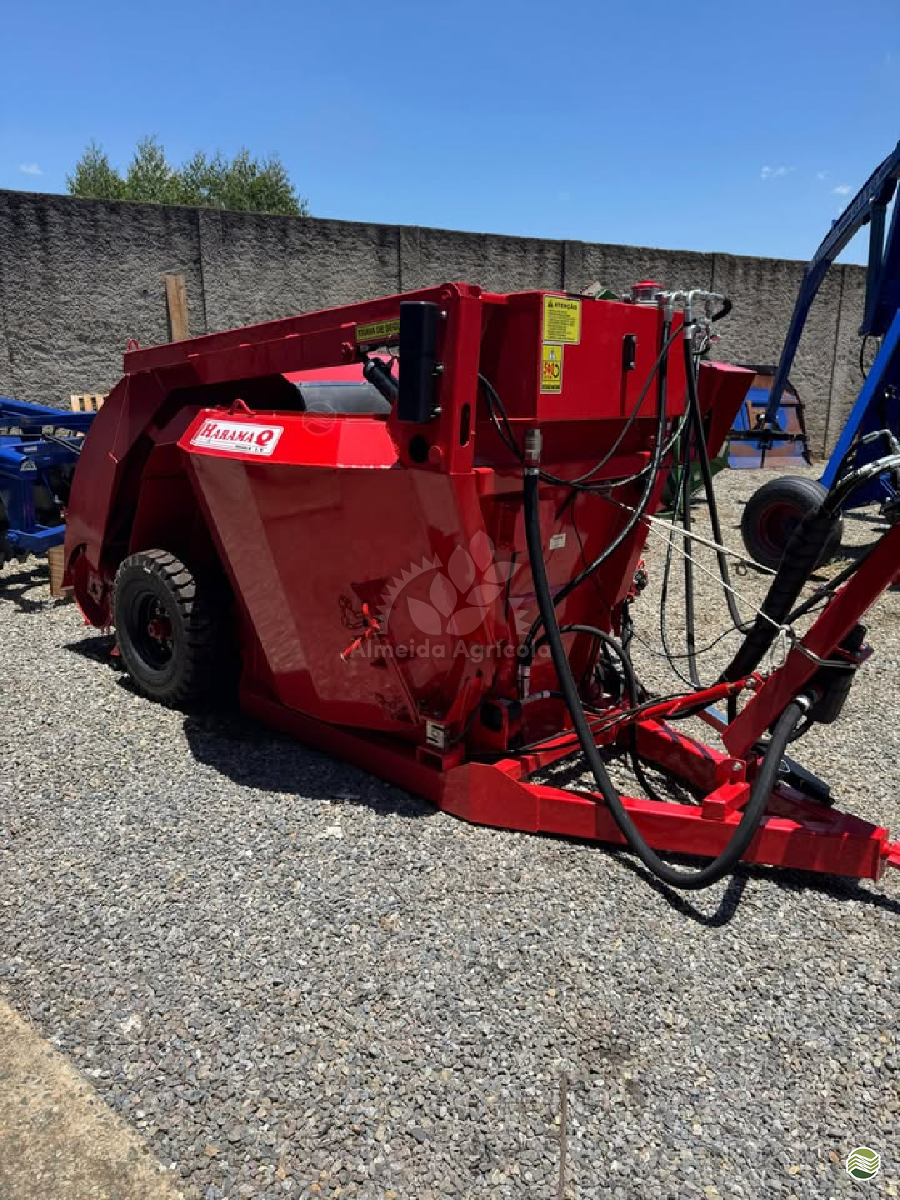 IMPLEMENTOS AGRICOLAS VAGAO VERTICAL VAGAO VERTICAL AUTO-CARREGÁVEL Almeida Agrícola SAO MIGUEL ARCANJO SÃO PAULO SP