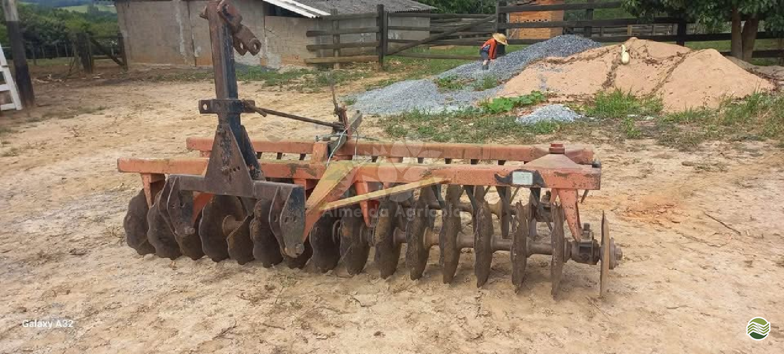 IMPLEMENTOS AGRICOLAS GRADE NIVELADORA NIVELADORA 32 DISCOS Almeida Agrícola SAO MIGUEL ARCANJO SÃO PAULO SP