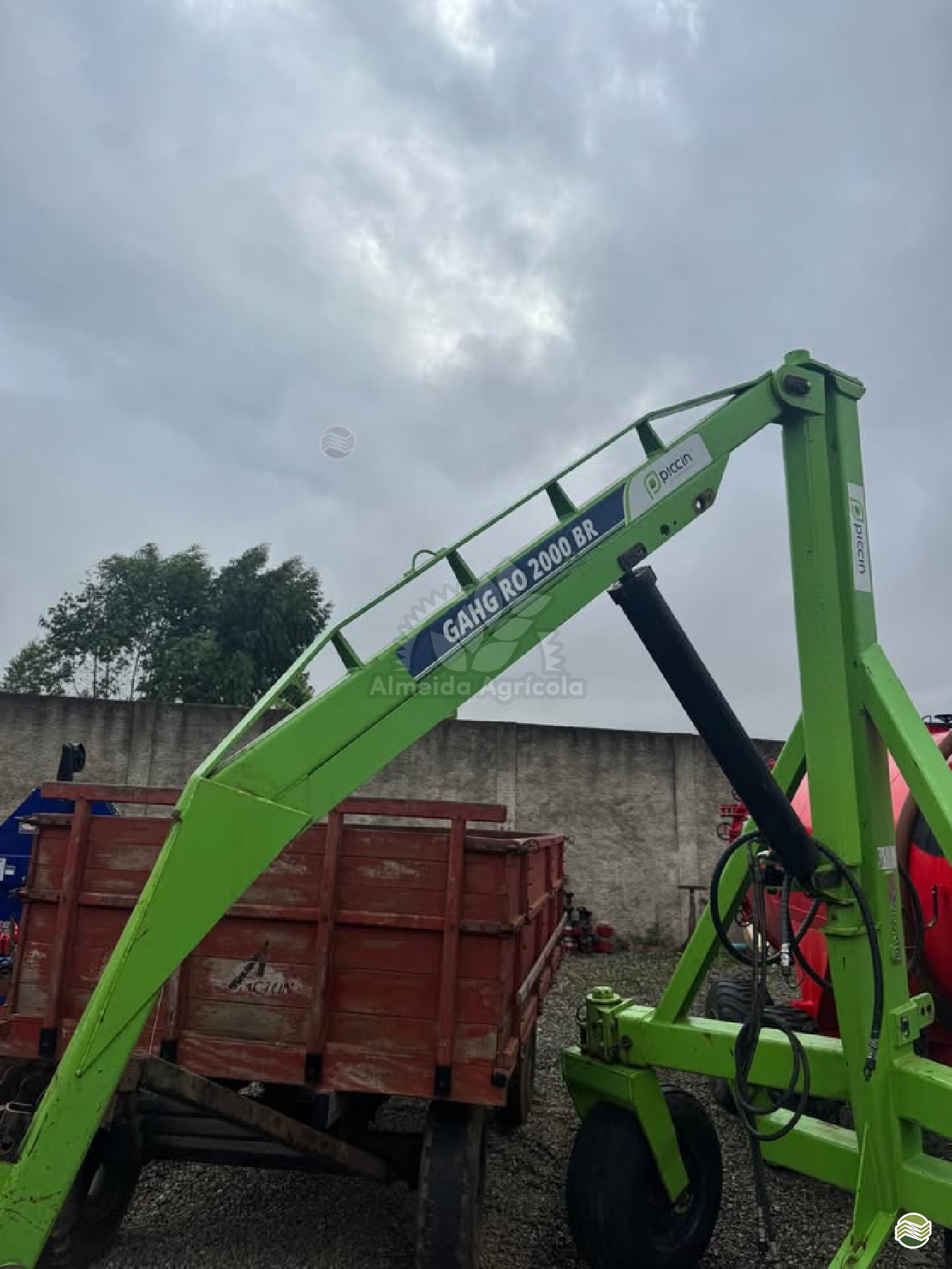 IMPLEMENTOS AGRICOLAS GUINCHO GUINCHO 2000 Kg Almeida Agrícola SAO MIGUEL ARCANJO SÃO PAULO SP