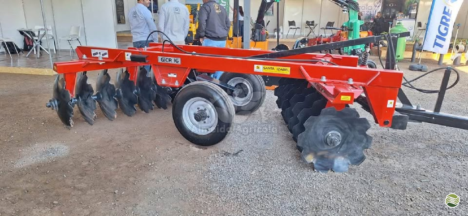 IMPLEMENTOS AGRICOLAS GRADE INTERMEDIÁRIA INTERMEDIÁRIA 14 DISCOS Almeida Agrícola SAO MIGUEL ARCANJO SÃO PAULO SP