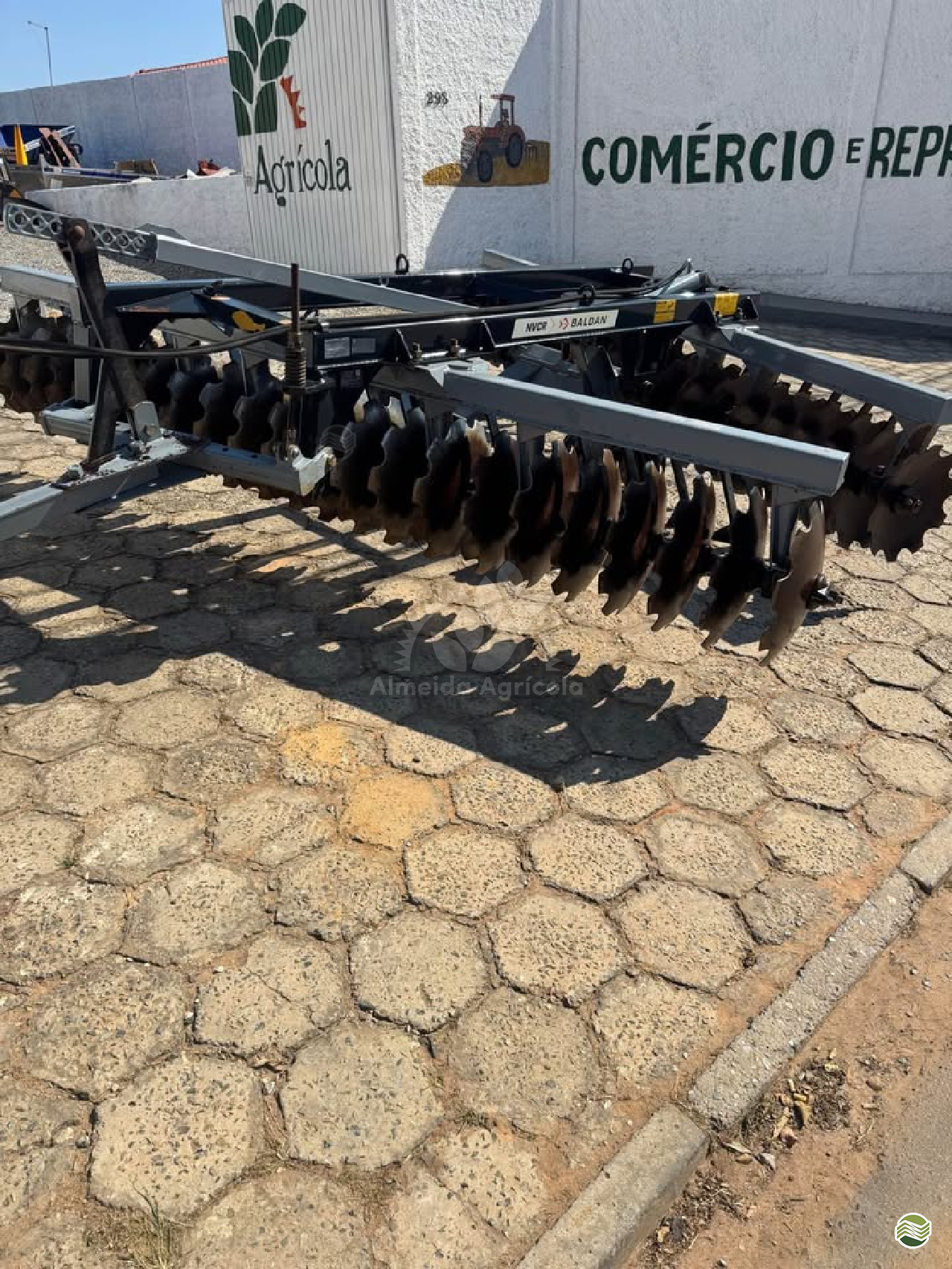 IMPLEMENTOS AGRICOLAS GRADE NIVELADORA NIVELADORA 44 DISCOS Almeida Agrícola SAO MIGUEL ARCANJO SÃO PAULO SP
