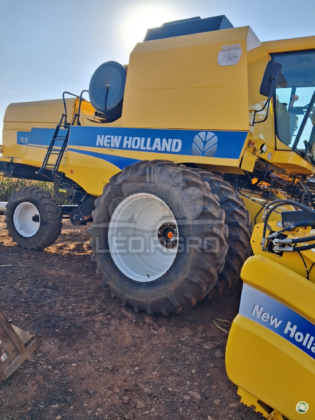 COLHEITADEIRA NEW HOLLAND TC 5090 Léo.Agro CAMBE PARANÁ PR
