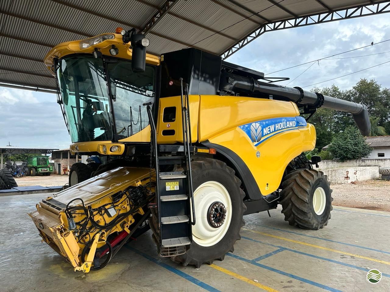 COLHEITADEIRA NEW HOLLAND CR 8090 Léo.Agro CAMBE PARANÁ PR