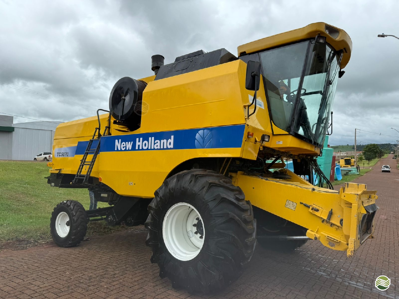 COLHEITADEIRA NEW HOLLAND TC 5070 Léo.Agro CAMBE PARANÁ PR