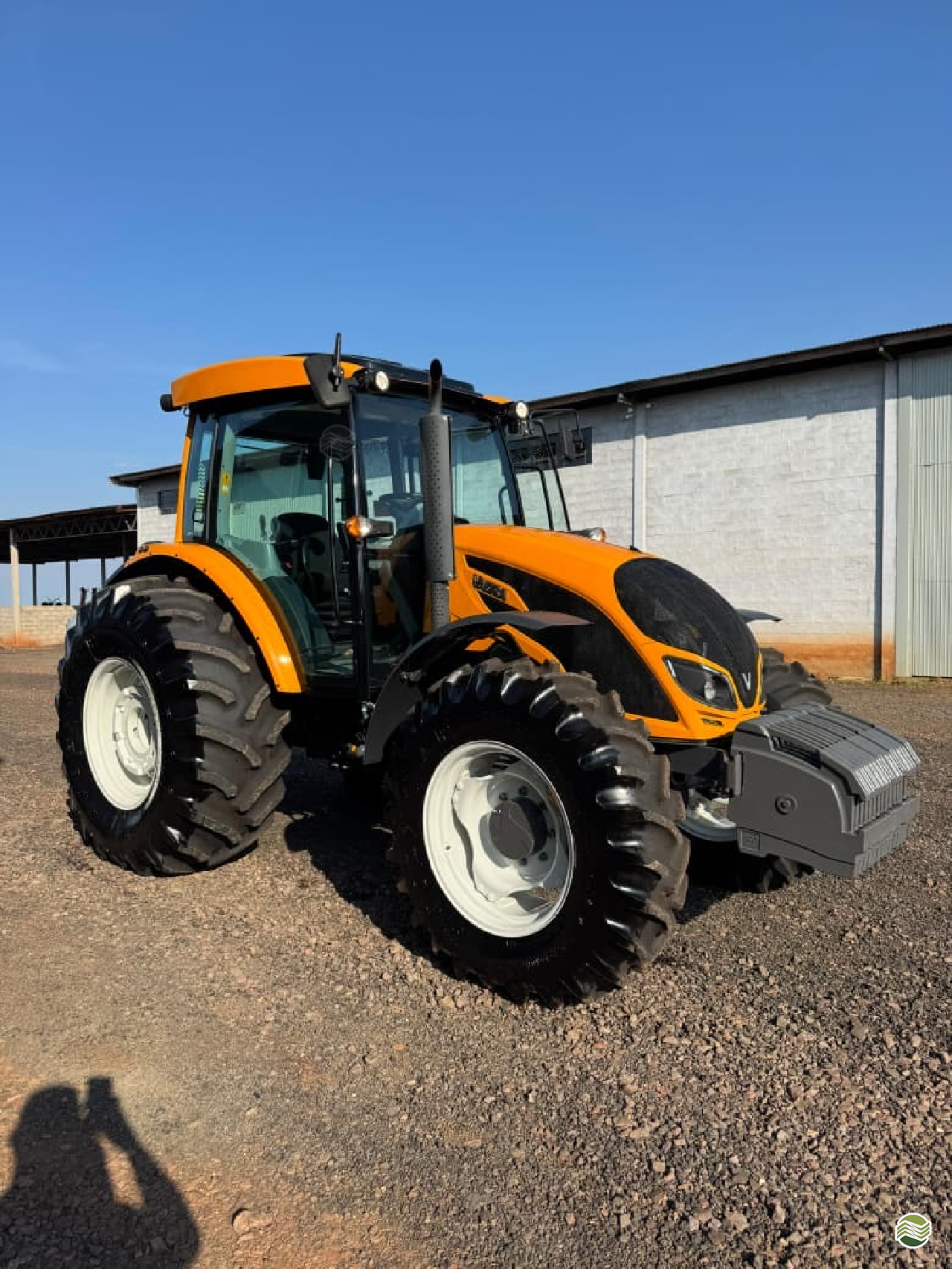 TRATOR VALTRA VALTRA A124 Tração 4x4 Léo.Agro CAMBE PARANÁ PR