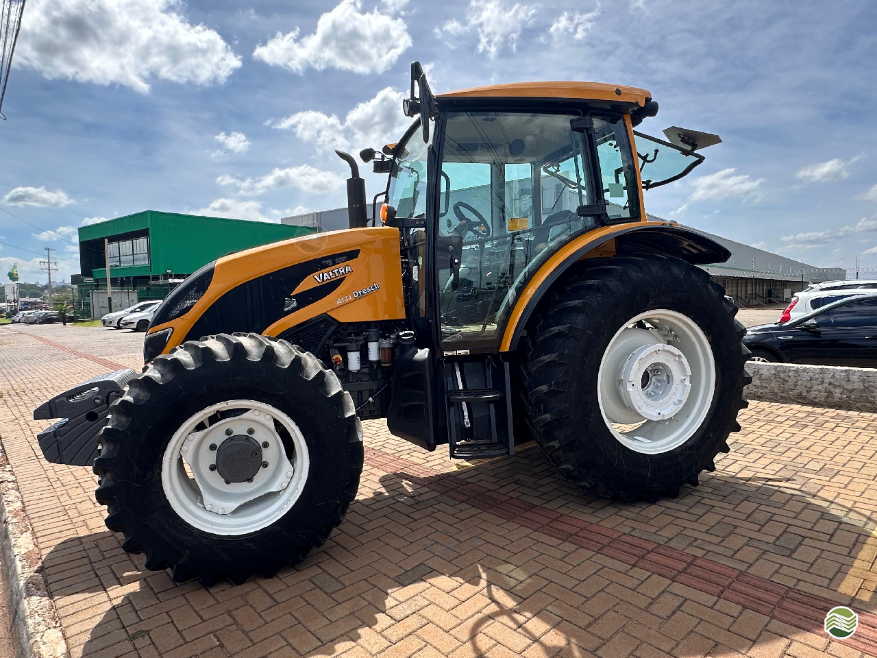 TRATOR VALTRA VALTRA A135 Tração 4x4 Léo.Agro CAMBE PARANÁ PR