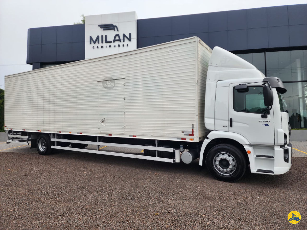 CAMINHAO VOLKSWAGEN VW 17280 Baú Furgão Toco 4x2 Milan Caminhões SARANDI RIO GRANDE DO SUL RS