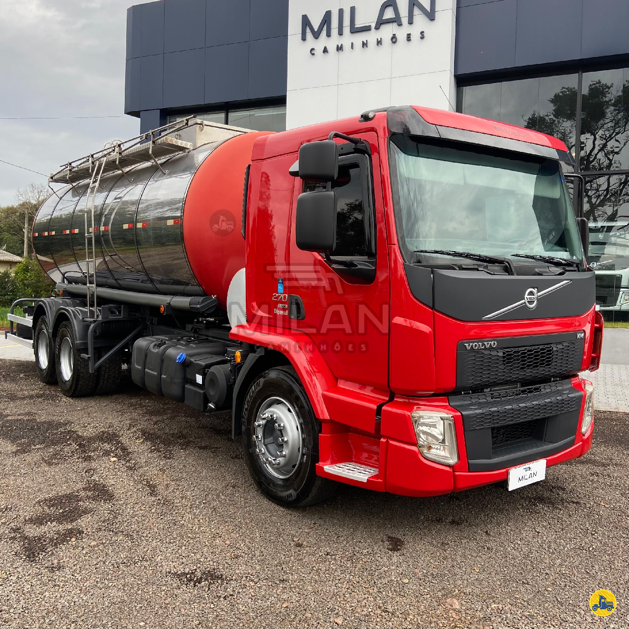 CAMINHAO VOLVO VOLVO VM 270 Tanque Isotérmico Truck 6x2 Milan Caminhões SARANDI RIO GRANDE DO SUL RS