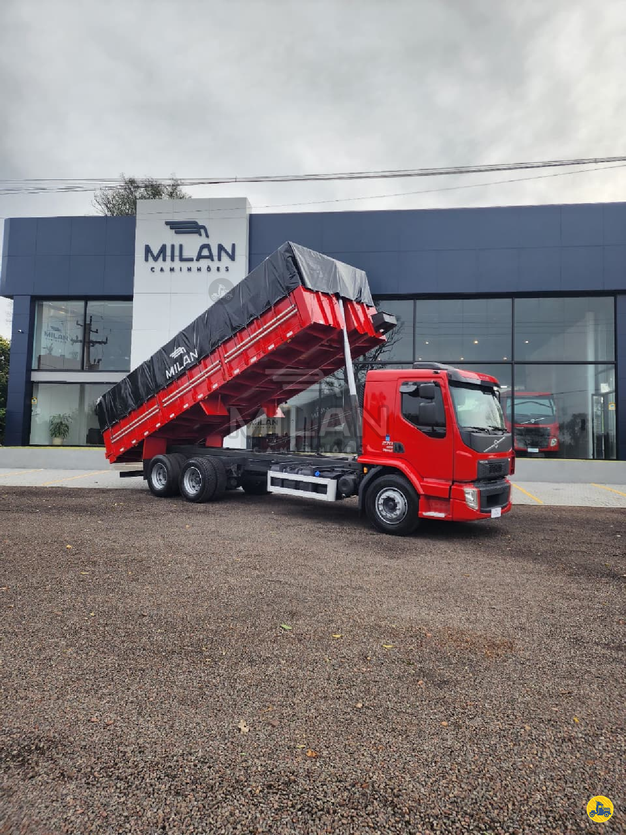 CAMINHAO VOLVO VOLVO VM 270 Caçamba Basculante Truck 6x2 Milan Caminhões SARANDI RIO GRANDE DO SUL RS