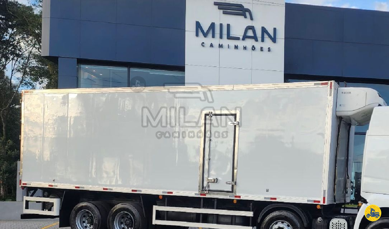 CARROCERIA SOBRE CHASSI  BITRUCK BAU FRIGORIFICO Milan Caminhões SARANDI RIO GRANDE DO SUL RS