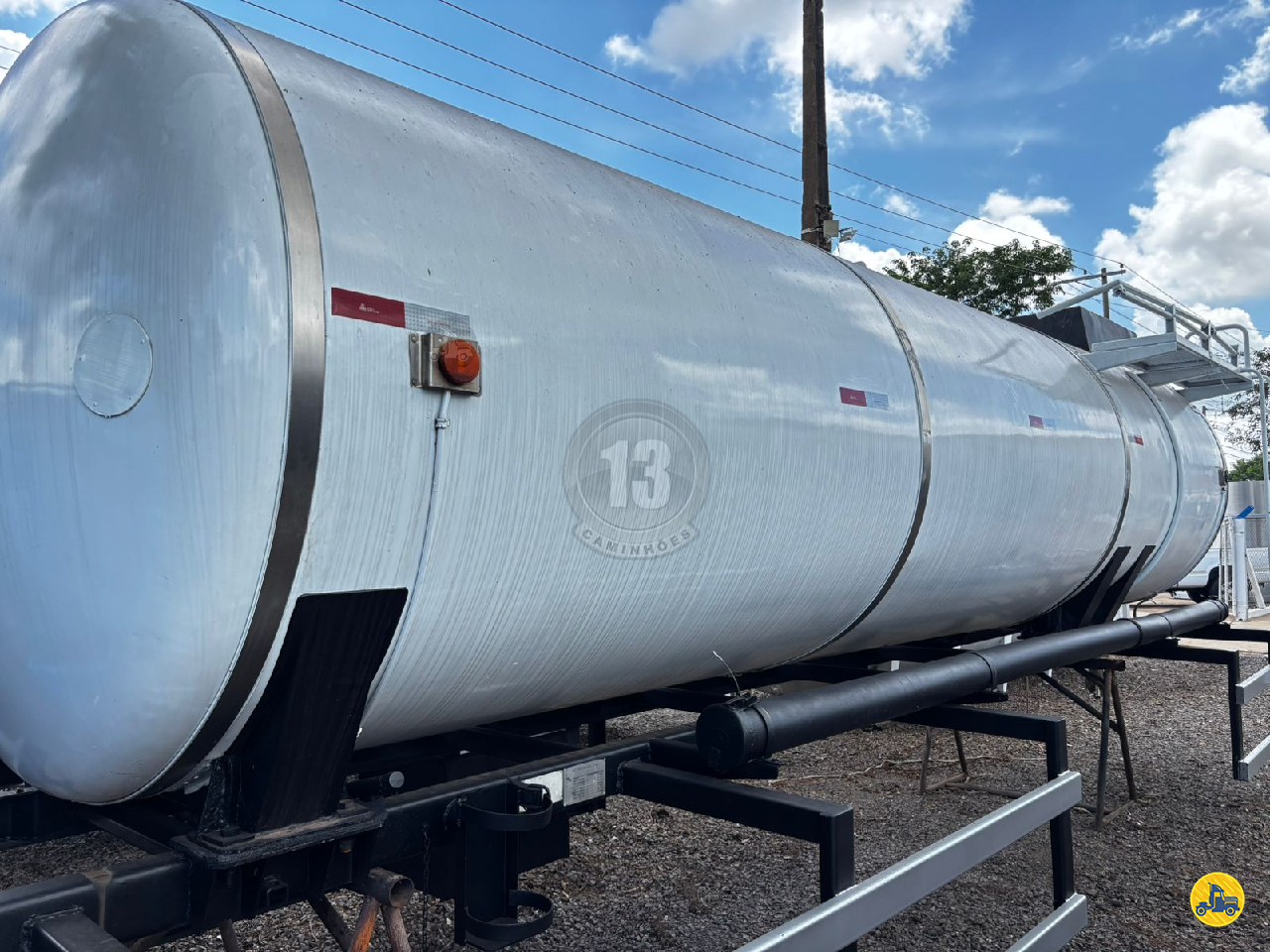 CARRETA BITREM TANQUE ISOTERMICO 13 Caminhões ARACATUBA SÃO PAULO SP