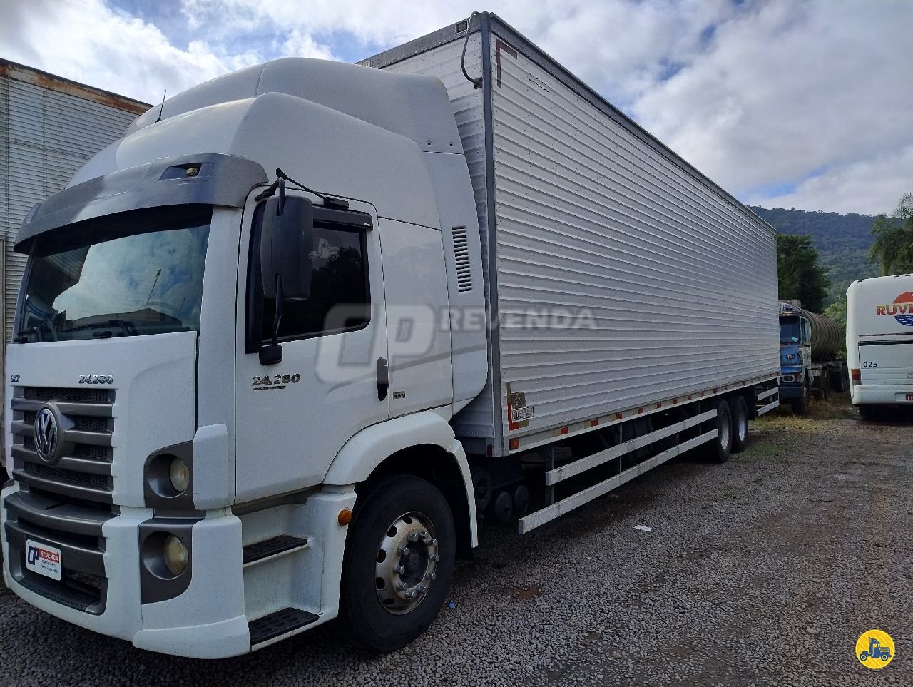 CAMINHAO VOLKSWAGEN VW 24280 Baú Furgão Truck 6x2 CP Revenda BOM PRINCIPIO RIO GRANDE DO SUL RS