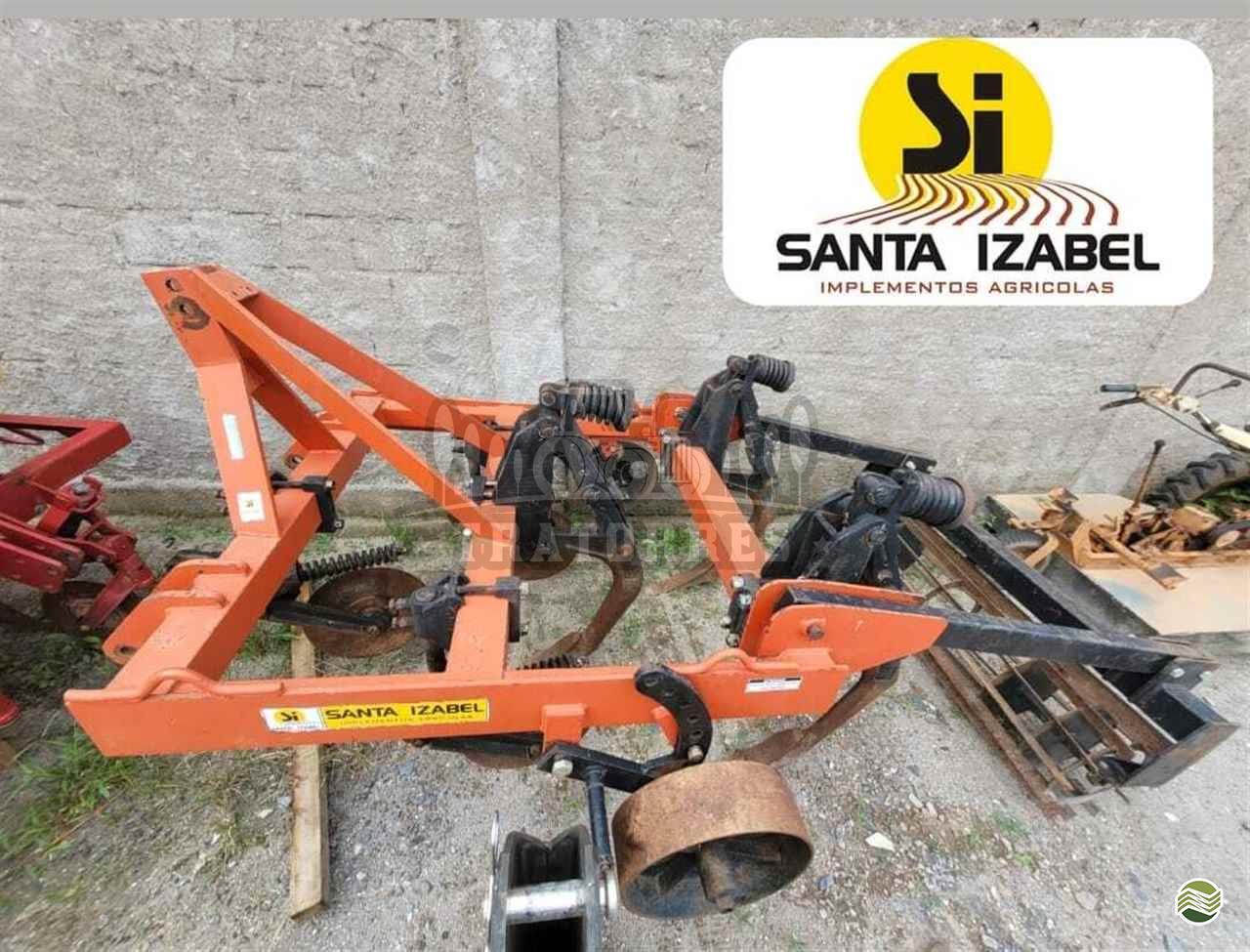 IMPLEMENTOS AGRICOLAS SUBSOLADOR 3 HASTES Etratorres CLAUDIO MINAS GERAIS MG