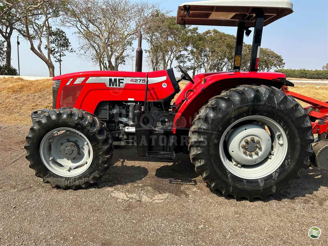 TRATOR MASSEY FERGUSON MF 4275 Tração 4x4 Etratorres CLAUDIO MINAS GERAIS MG