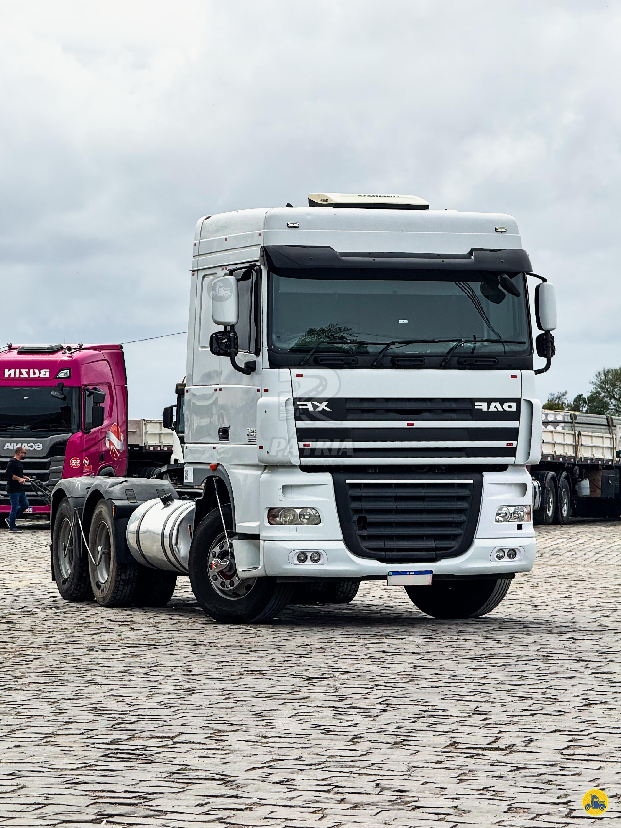 CAMINHAO DAF DAF XF105 460 Cavalo Mecânico Cavalo 6x4 Pátria Caminhões PORTO ALEGRE RIO GRANDE DO SUL RS