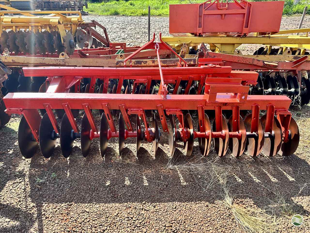 IMPLEMENTOS AGRICOLAS GRADE NIVELADORA NIVELADORA 32 DISCOS Gobo Implementos Agrícolas IJUI RIO GRANDE DO SUL RS