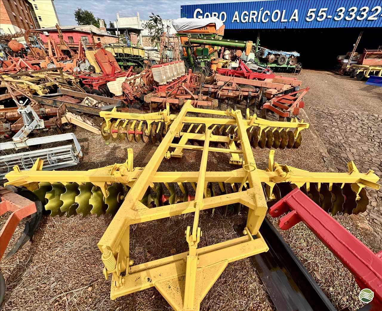 IMPLEMENTOS AGRICOLAS GRADE NIVELADORA NIVELADORA 52 DISCOS Gobo Implementos Agrícolas IJUI RIO GRANDE DO SUL RS