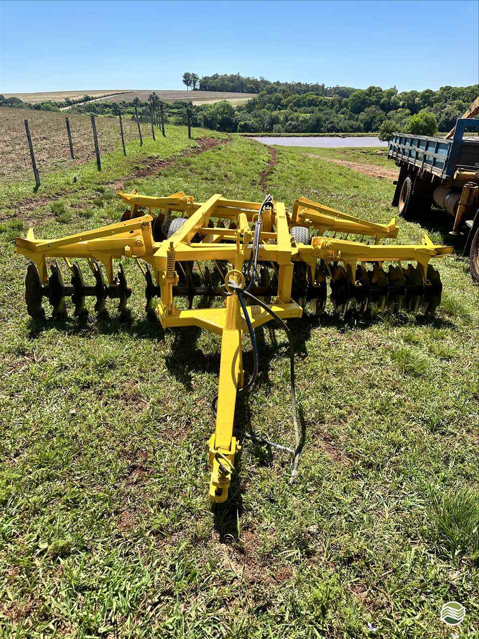 IMPLEMENTOS AGRICOLAS GRADE NIVELADORA NIVELADORA 42 DISCOS Gobo Implementos Agrícolas IJUI RIO GRANDE DO SUL RS