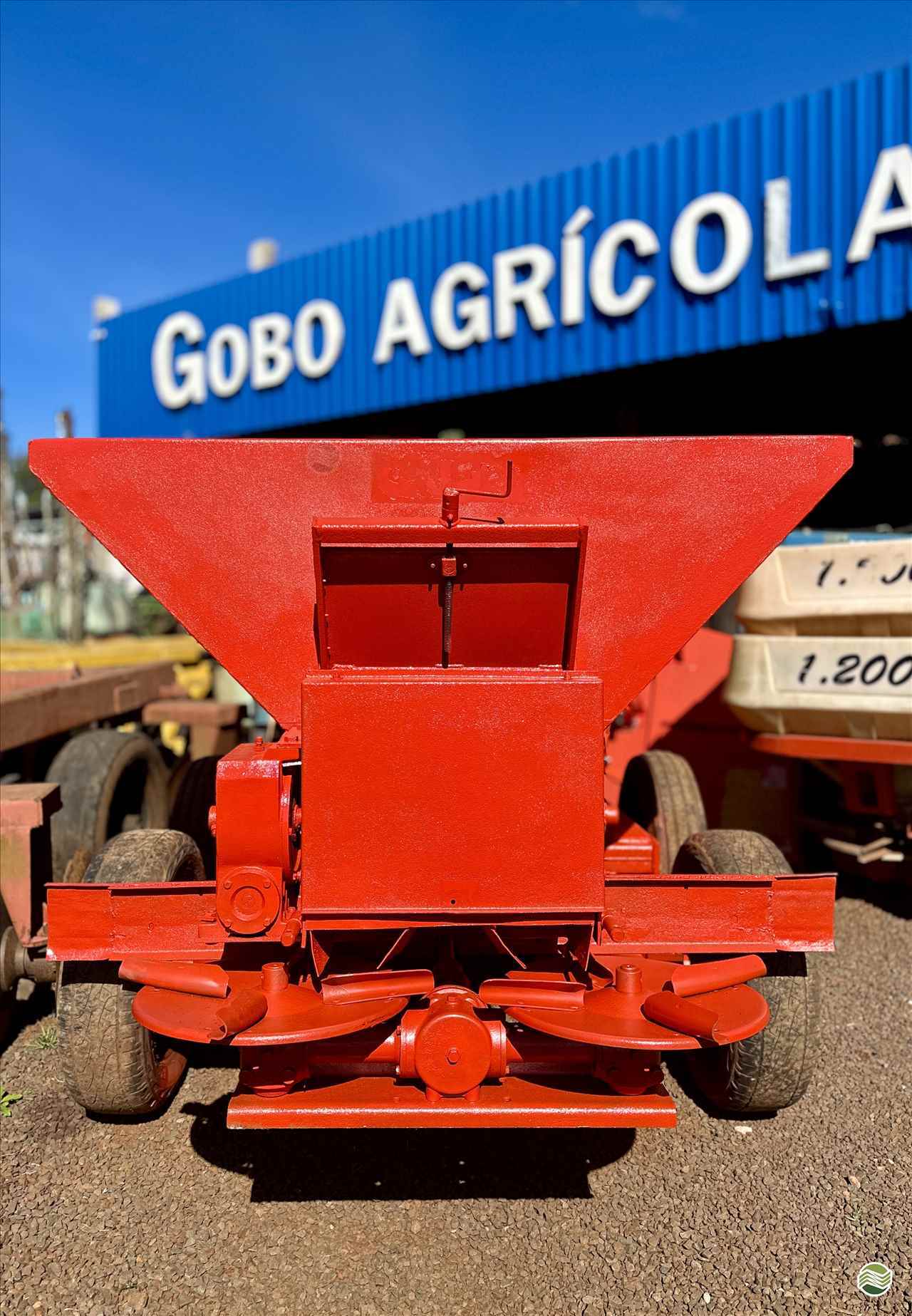 IMPLEMENTOS AGRICOLAS DISTRIBUIDOR CALCÁRIO 5000 Kg Gobo Implementos Agrícolas IJUI RIO GRANDE DO SUL RS