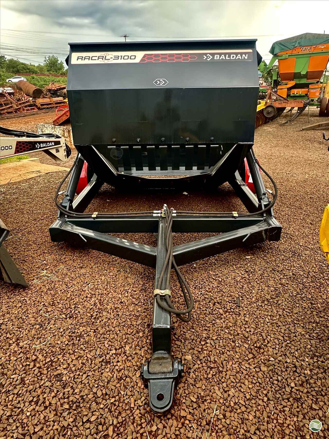 IMPLEMENTOS AGRICOLAS SCRAPER SCRAPER 3 METROS Gobo Implementos Agrícolas IJUI RIO GRANDE DO SUL RS