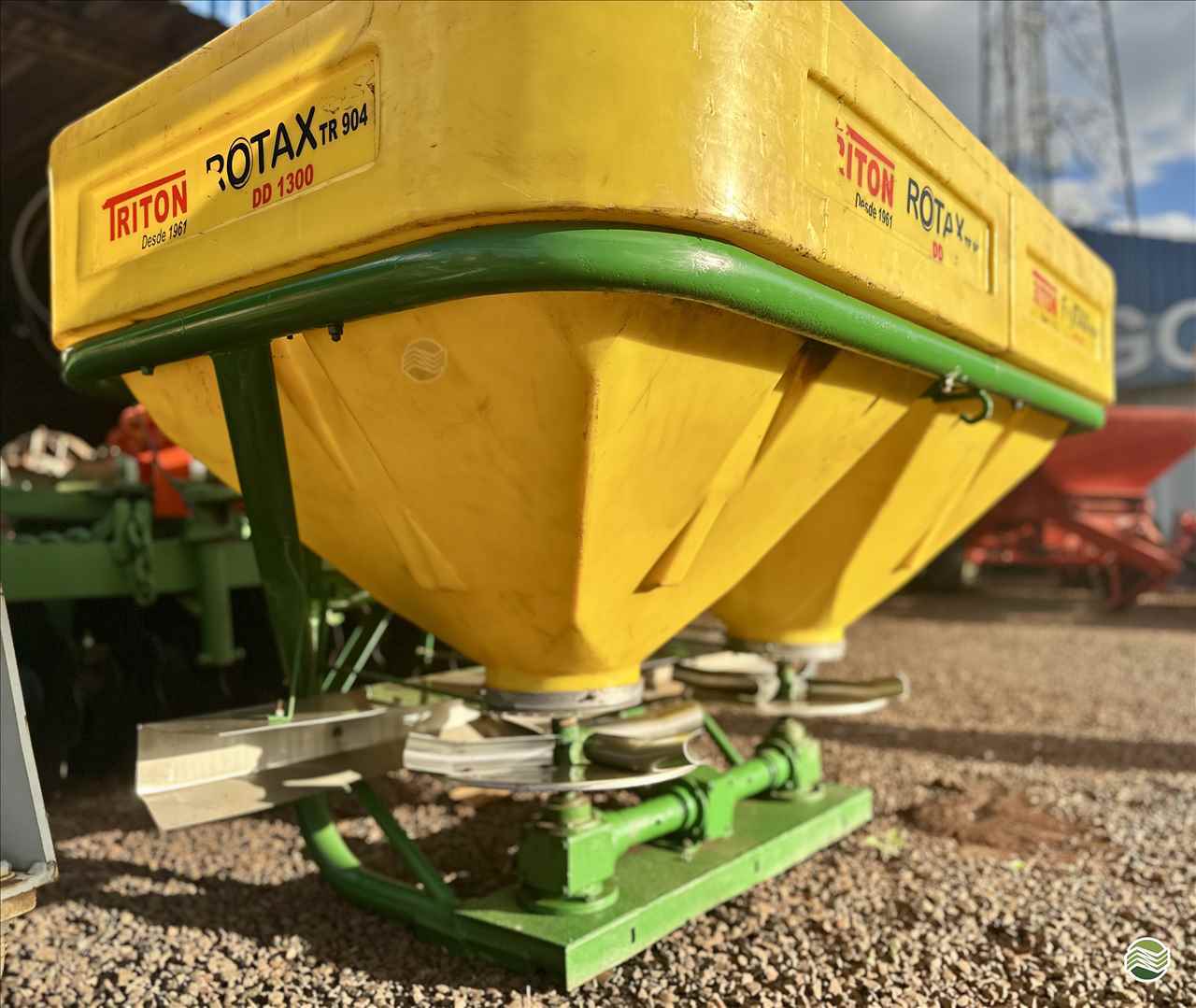 IMPLEMENTOS AGRICOLAS DISTRIBUIDOR FERTILIZANTES DISCO DUPLO Gobo Implementos Agrícolas IJUI RIO GRANDE DO SUL RS