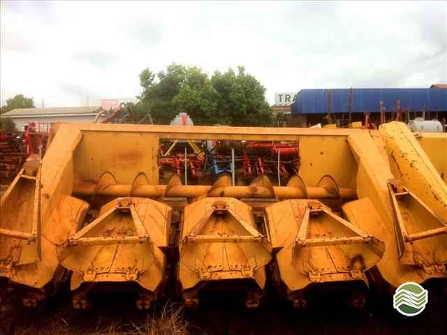 PLATAFORMA COLHEITADEIRA NEW HOLLAND MILHO Gobo Implementos Agrícolas IJUI RIO GRANDE DO SUL RS