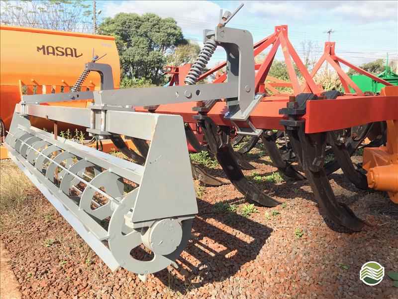 IMPLEMENTOS AGRICOLAS SUBSOLADOR 9 HASTES Gobo Implementos Agrícolas IJUI RIO GRANDE DO SUL RS