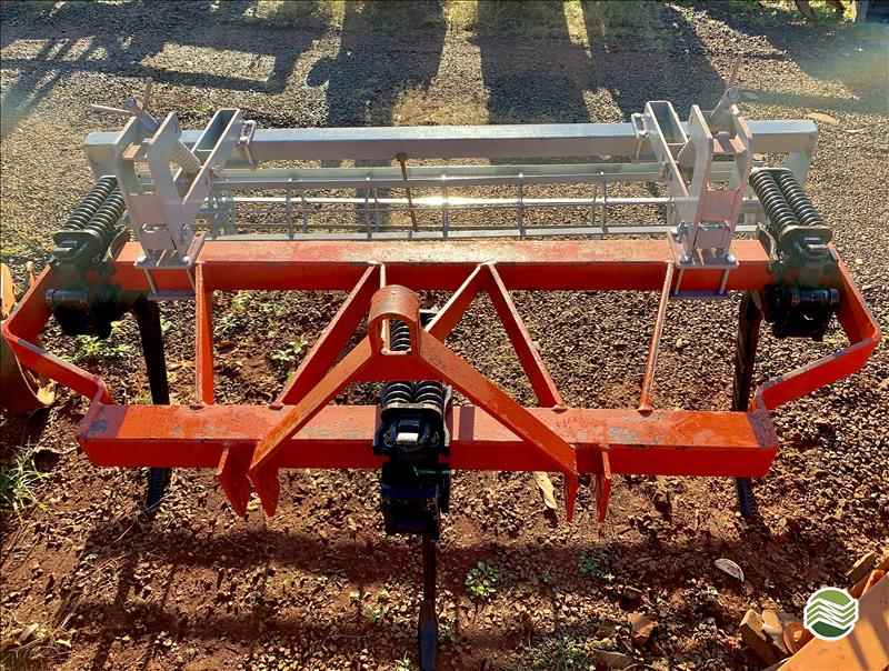 IMPLEMENTOS AGRICOLAS SUBSOLADOR 3 HASTES Gobo Implementos Agrícolas IJUI RIO GRANDE DO SUL RS