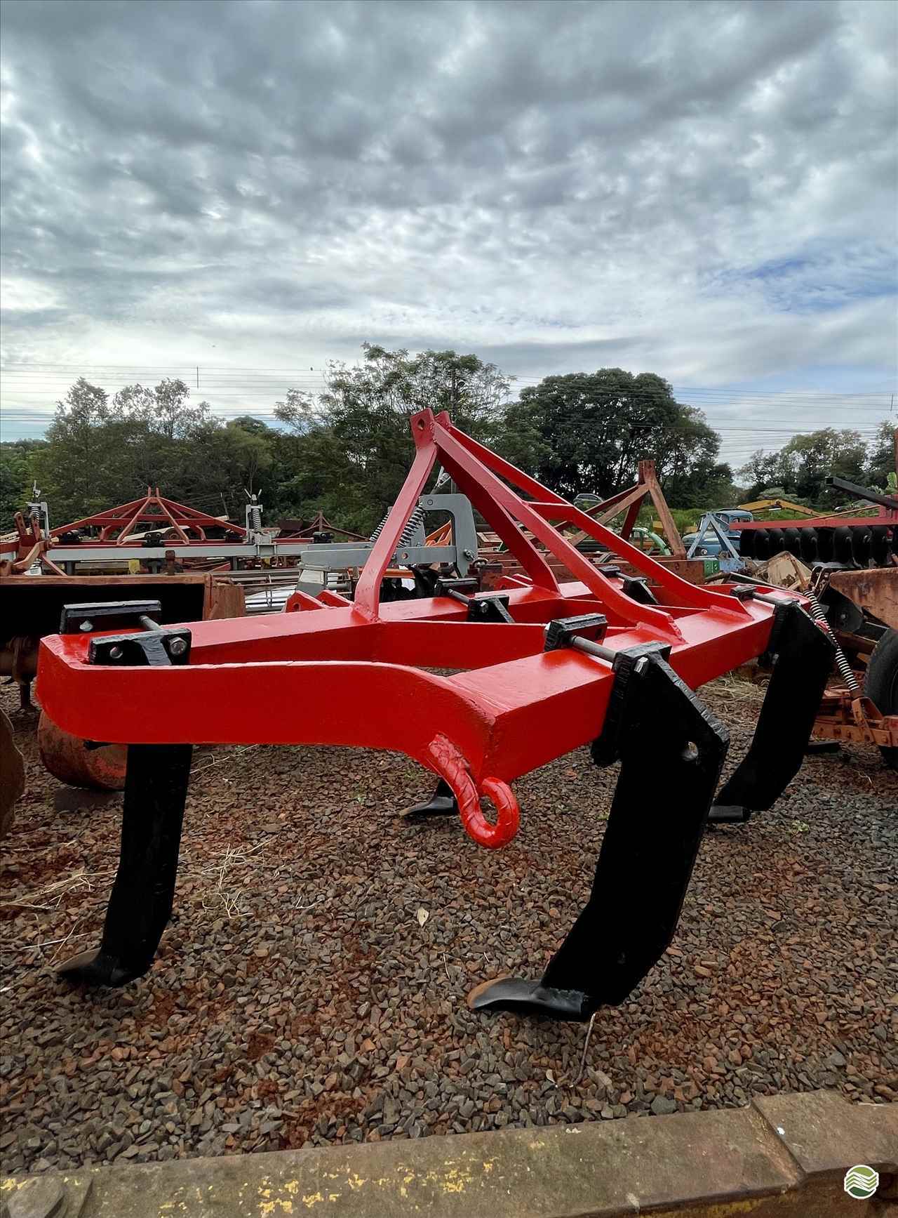 IMPLEMENTOS AGRICOLAS SUBSOLADOR 5 HASTES Gobo Implementos Agrícolas IJUI RIO GRANDE DO SUL RS