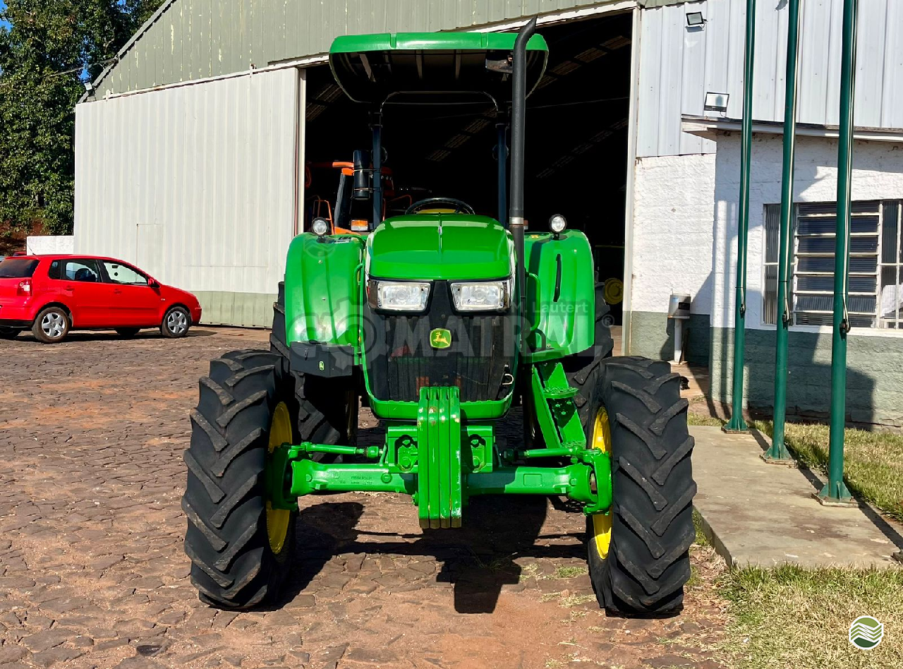 TRATOR JOHN DEERE JOHN DEERE 5078E Tração 4x4 Comatral Caminhões e Máquinas Agrícolas PANAMBI RIO GRANDE DO SUL RS