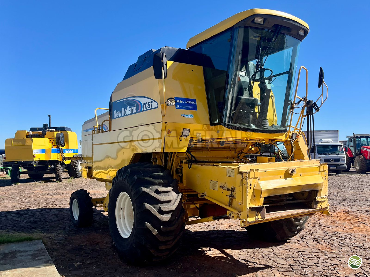 COLHEITADEIRA NEW HOLLAND TC 57 Comatral Caminhões e Máquinas Agrícolas PANAMBI RIO GRANDE DO SUL RS