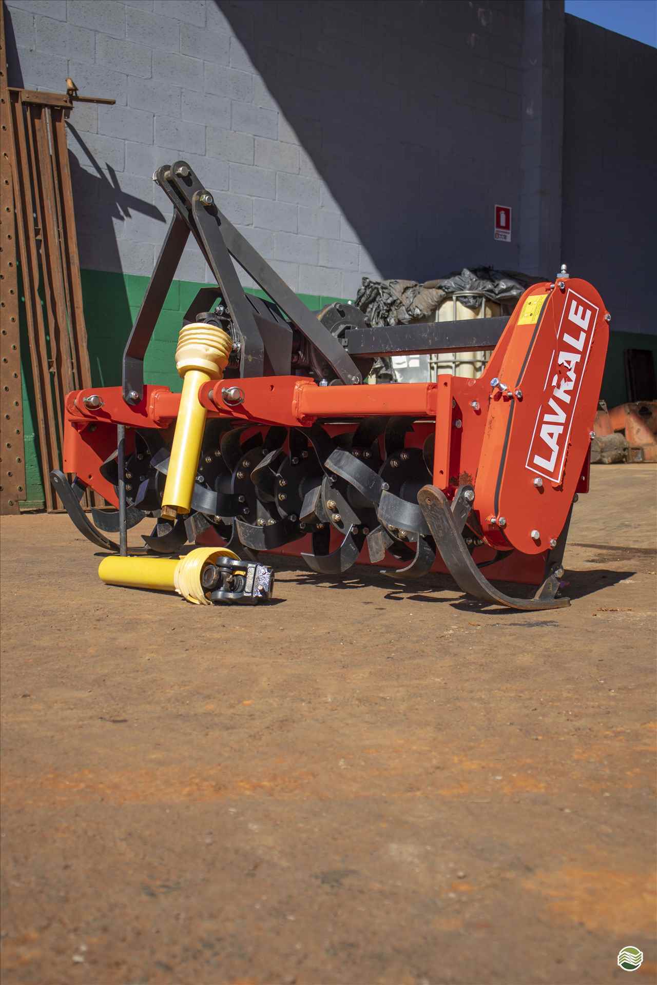IMPLEMENTOS AGRICOLAS ENXADA ROTATIVA ENXADA ROTATIVA Simapar Máquinas Agrícolas IJUI RIO GRANDE DO SUL RS