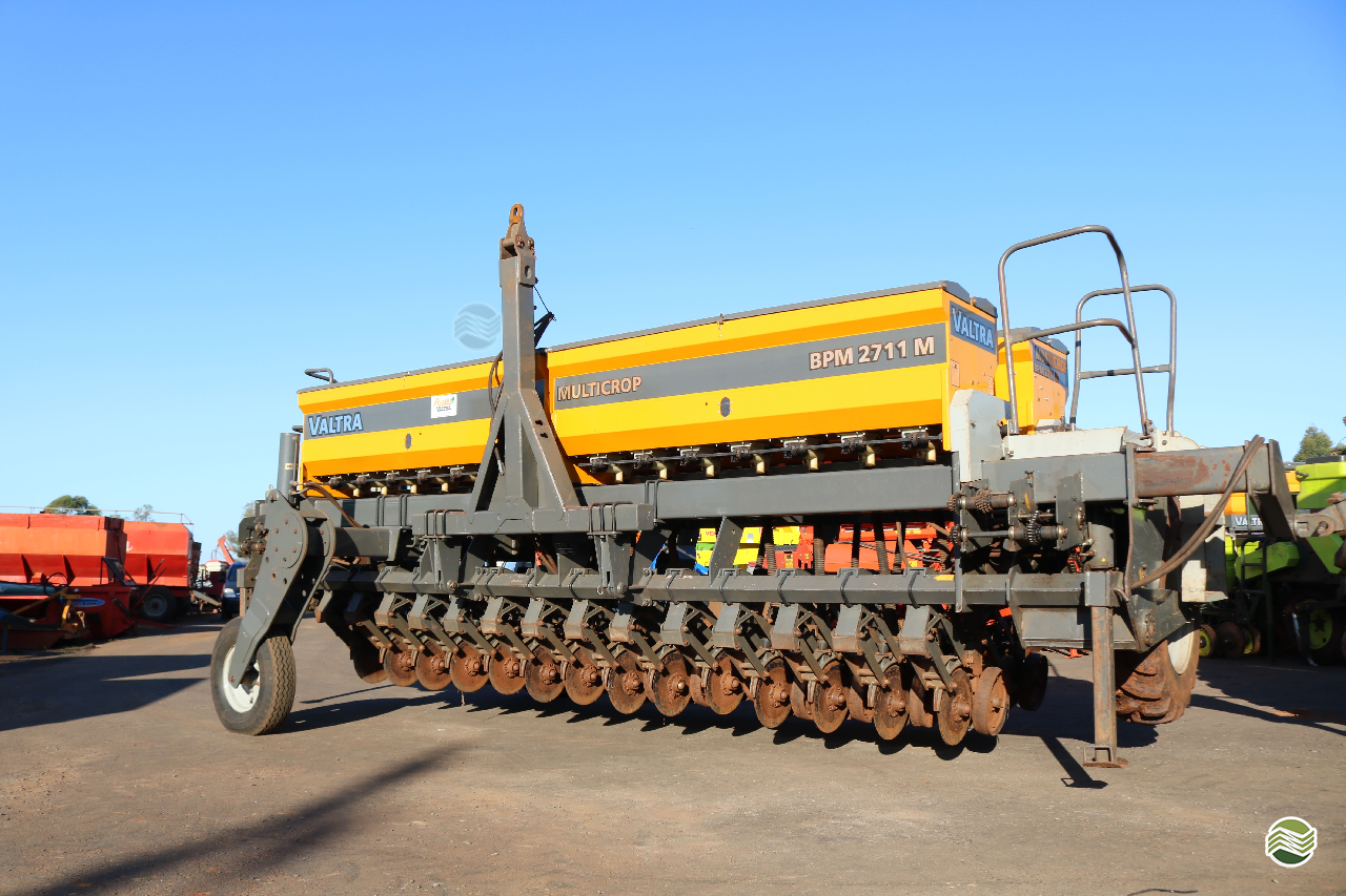 SEMEADEIRA VALTRA BPM 2711 M Simapar Máquinas Agrícolas IJUI RIO GRANDE DO SUL RS