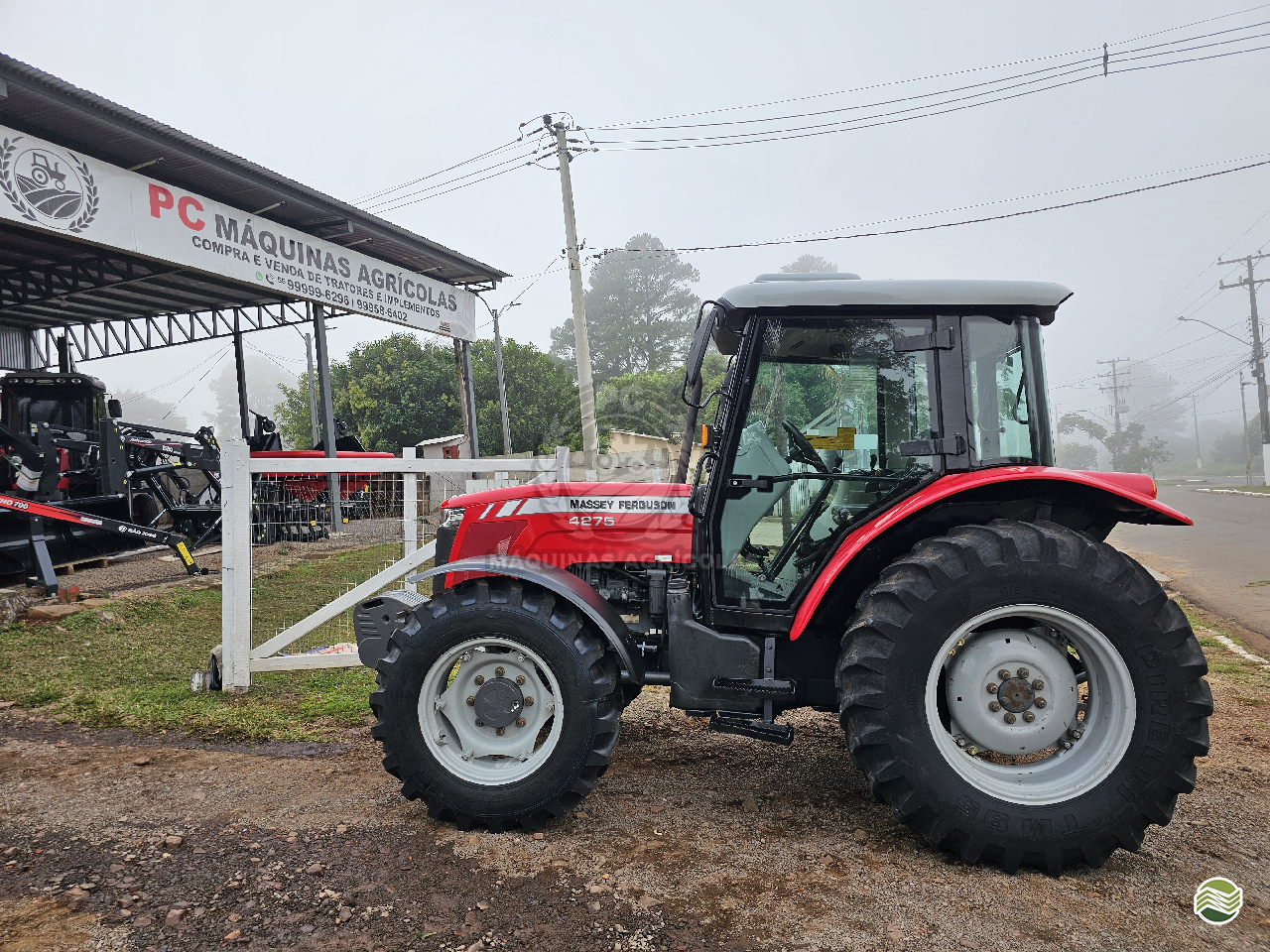 TRATOR MASSEY FERGUSON MF 4275 Tração 4x4 PC Máquinas Agrícolas SANTIAGO RIO GRANDE DO SUL RS