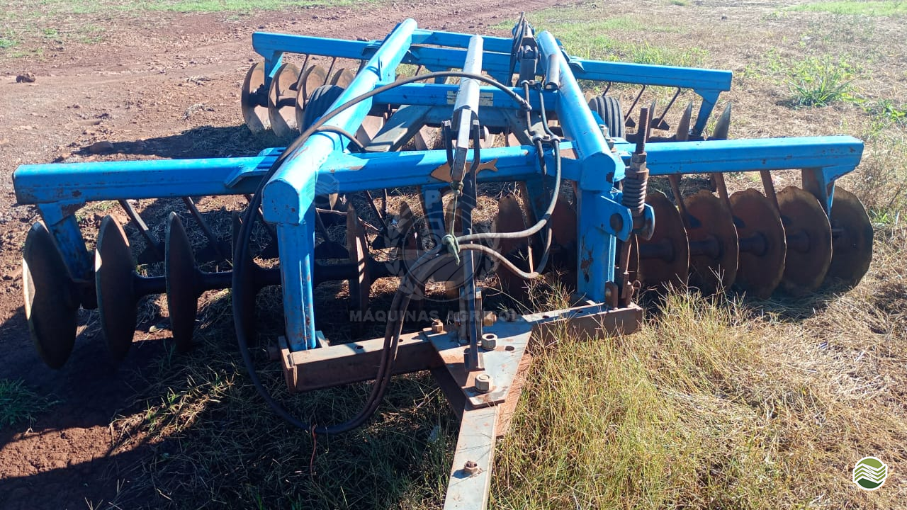 IMPLEMENTOS AGRICOLAS GRADE NIVELADORA NIVELADORA 32 DISCOS PC Máquinas Agrícolas SANTIAGO RIO GRANDE DO SUL RS