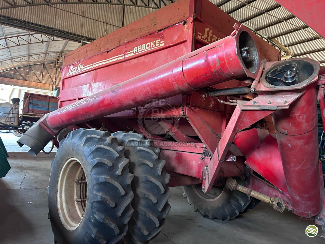 IMPLEMENTOS AGRICOLAS CARRETA BAZUKA GRANELEIRA 9000 PC Máquinas Agrícolas SANTIAGO RIO GRANDE DO SUL RS