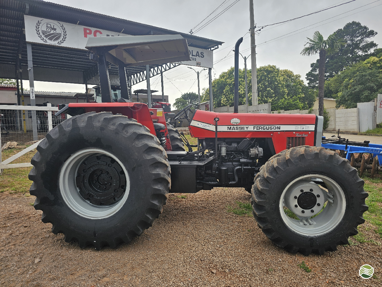 TRATOR MASSEY FERGUSON MF 292 Tração 4x4 PC Máquinas Agrícolas SANTIAGO RIO GRANDE DO SUL RS