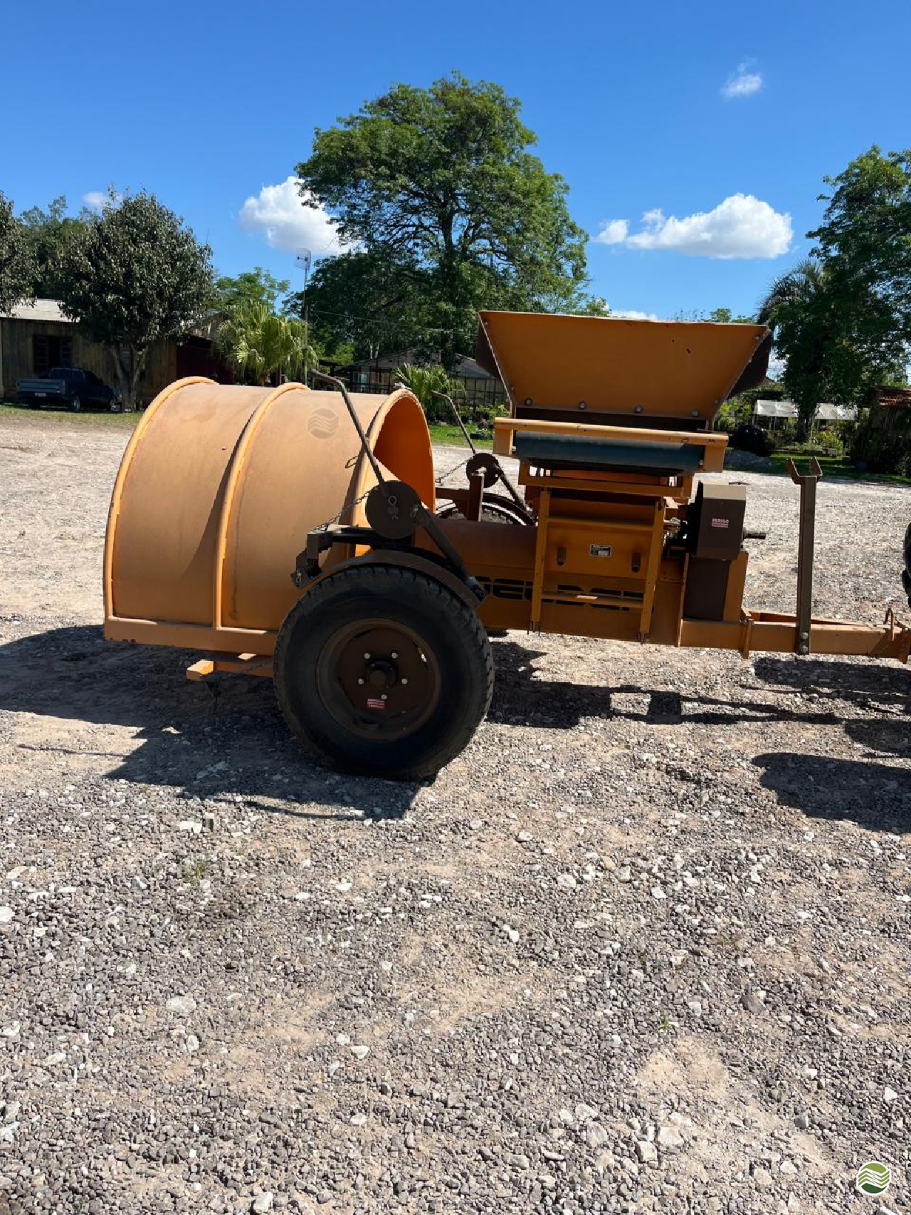 IMPLEMENTOS AGRICOLAS EMBUTIDORA EMBUTIDORA DE SILAGEM PC Máquinas Agrícolas SANTIAGO RIO GRANDE DO SUL RS