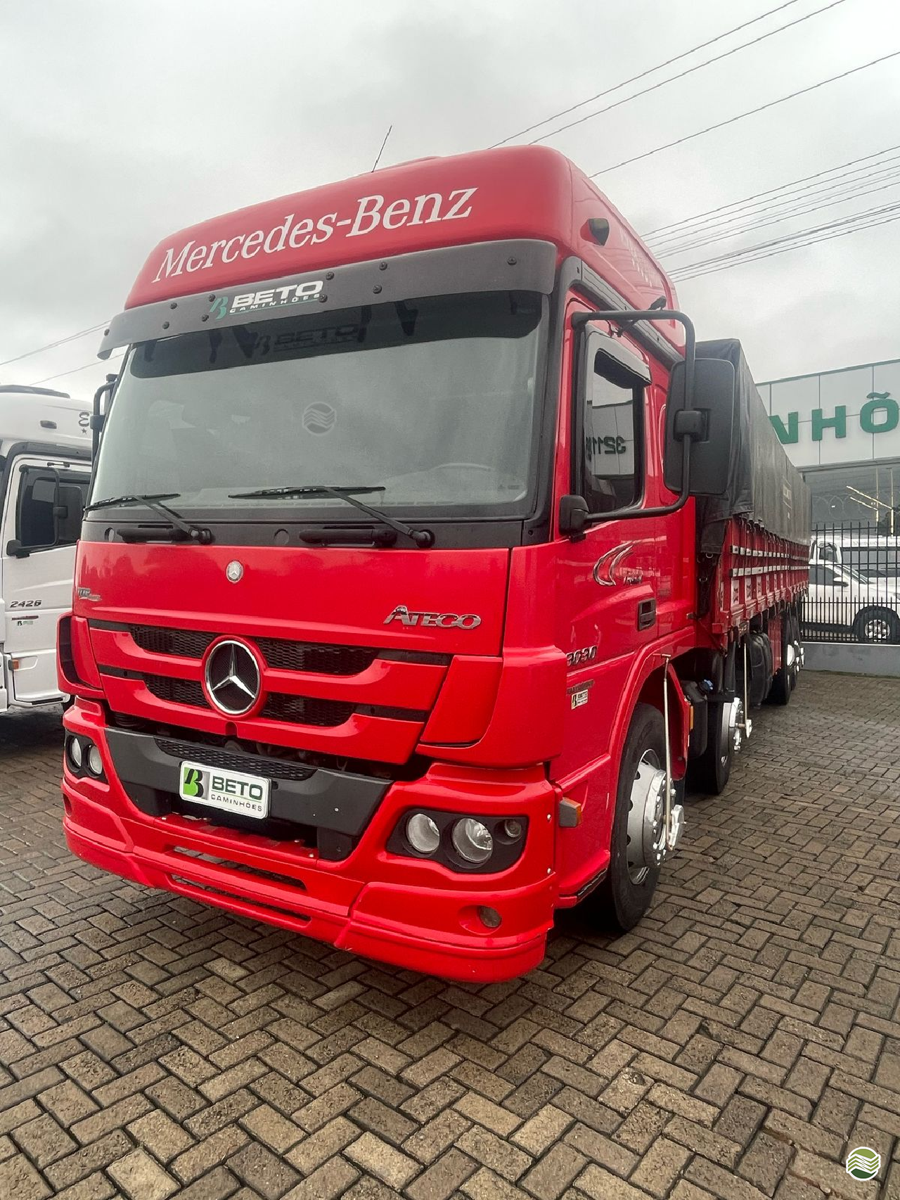 CAMINHAO MERCEDES-BENZ MB 3030 Graneleiro BiTruck 8x2 PC Máquinas Agrícolas SANTIAGO RIO GRANDE DO SUL RS