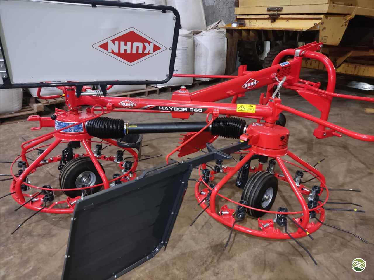 IMPLEMENTOS AGRICOLAS ENLEIRADOR ENLEIRADOR E ESPALHADOR Trevo Máquinas e Peças - Kuhn TENENTE PORTELA RIO GRANDE DO SUL RS