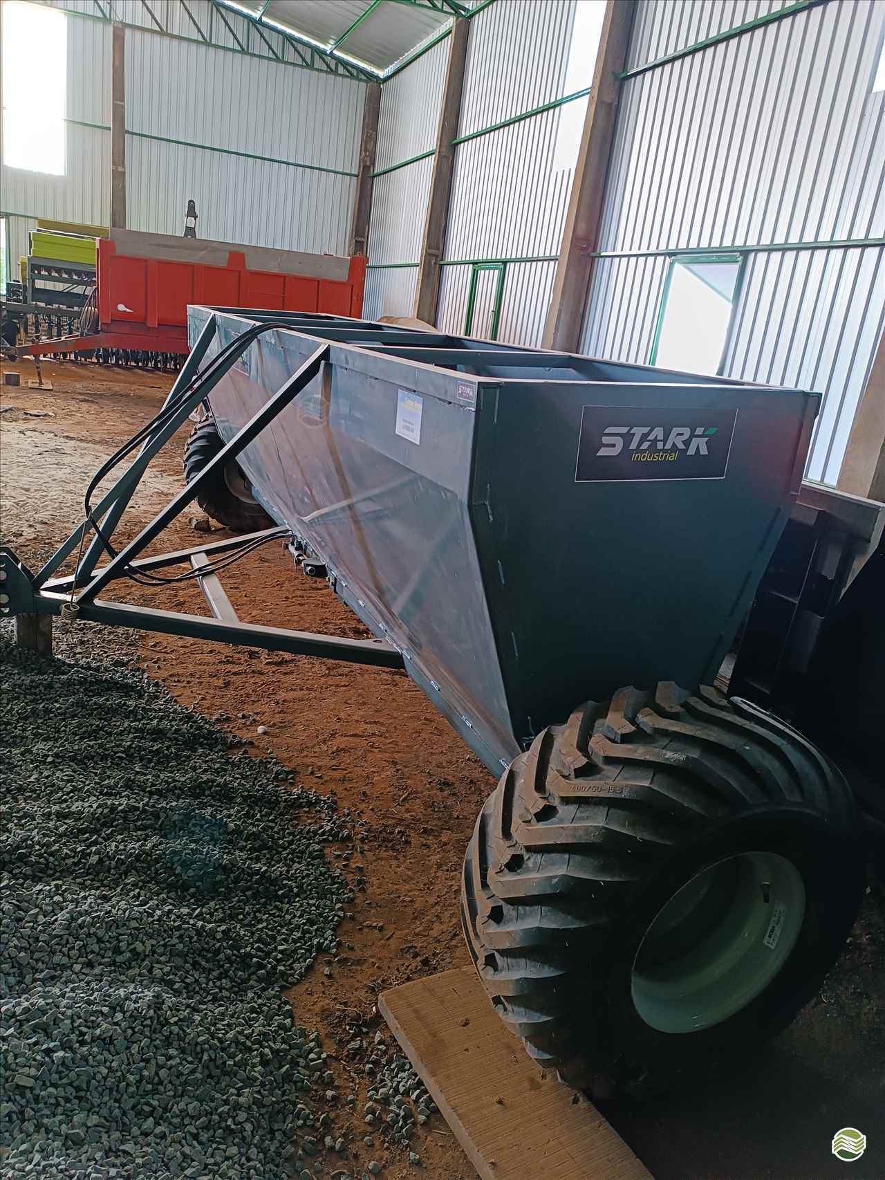 IMPLEMENTOS AGRICOLAS DISTRIBUIDOR CALCÁRIO 4500 Kg Trevo Máquinas e Peças - Kuhn TENENTE PORTELA RIO GRANDE DO SUL RS