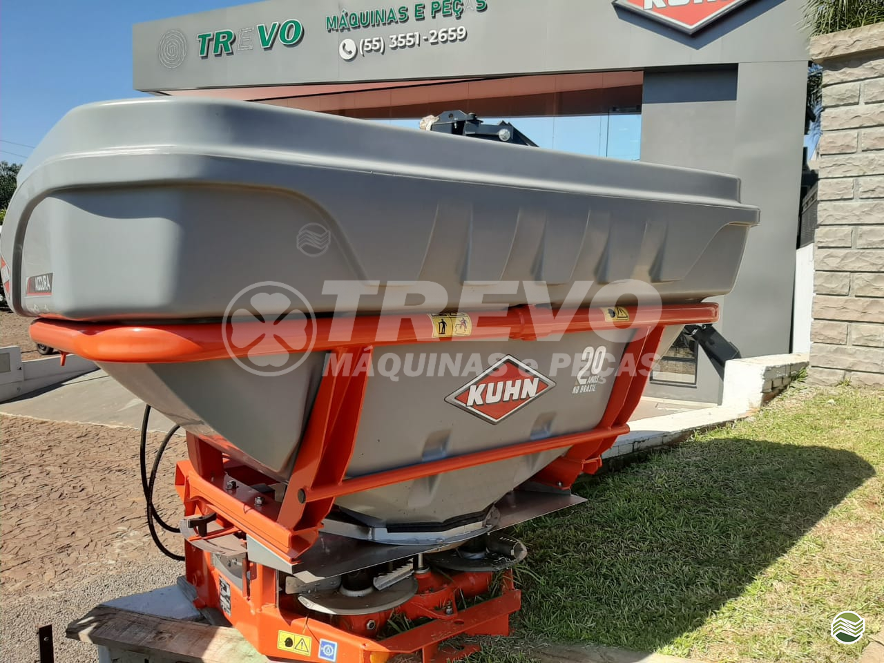 IMPLEMENTOS AGRICOLAS DISTRIBUIDOR FERTILIZANTES DISCO DUPLO Trevo Máquinas e Peças - Kuhn TENENTE PORTELA RIO GRANDE DO SUL RS