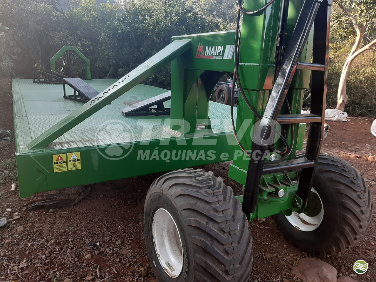 IMPLEMENTOS AGRICOLAS CARRETA TRANSPORTE PLATAFORMA DE TRANSPORTE Trevo Máquinas e Peças - Kuhn TENENTE PORTELA RIO GRANDE DO SUL RS