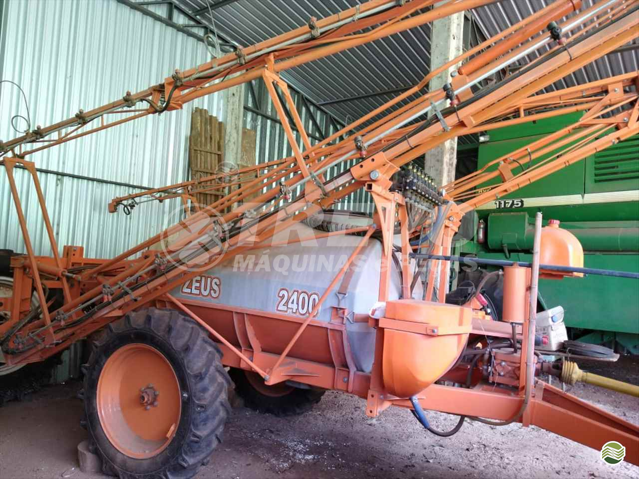 PULVERIZADOR PANTER ZEUS 2400 Arrasto Trevo Máquinas e Peças - Kuhn TENENTE PORTELA RIO GRANDE DO SUL RS
