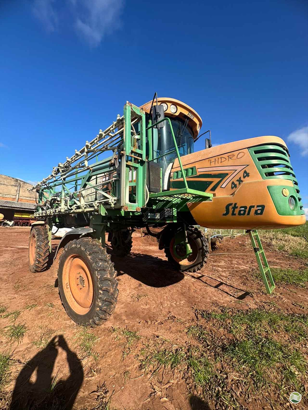 PULVERIZADOR STARA GLADIADOR 2300 Tração 4x4 Rüdell Máquinas Agrícolas - Stara TUPANCIRETA RIO GRANDE DO SUL RS