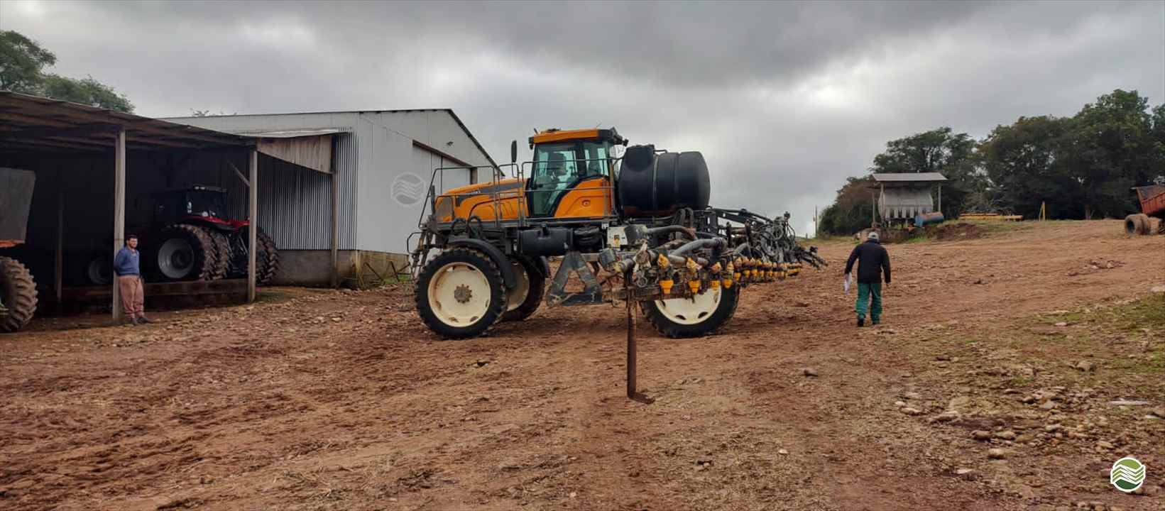PULVERIZADOR VALTRA BS 3020 GRAOS Tração 4x4 Rüdell Máquinas Agrícolas - Stara TUPANCIRETA RIO GRANDE DO SUL RS